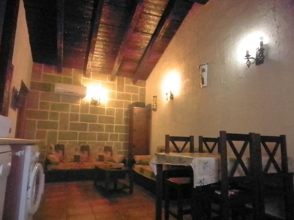 Maison d'hôtes La Cueva Del Lince à Zarza De Granadilla Extérieur photo