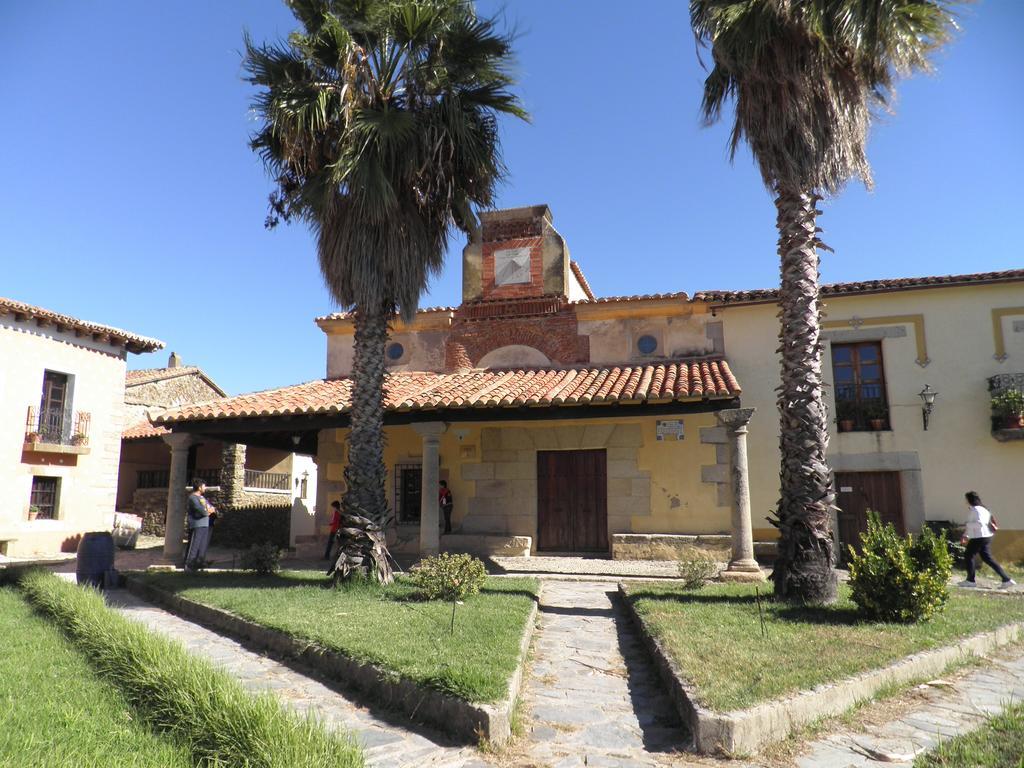 Maison d'hôtes La Cueva Del Lince à Zarza De Granadilla Extérieur photo